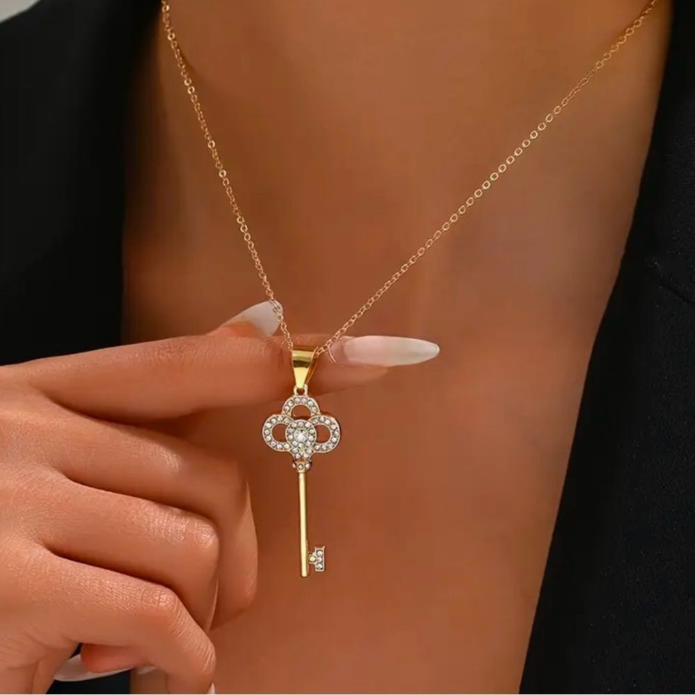Crown Rhinestone Key Pendant Necklace NWT